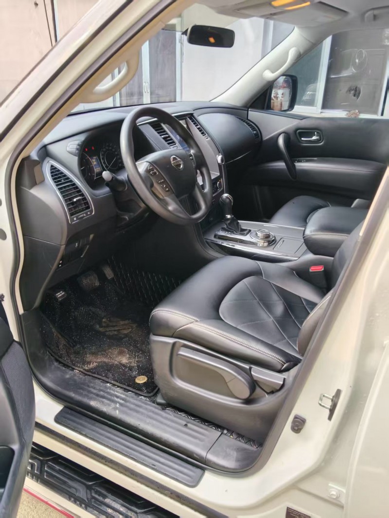 青岛18年日产途乐4