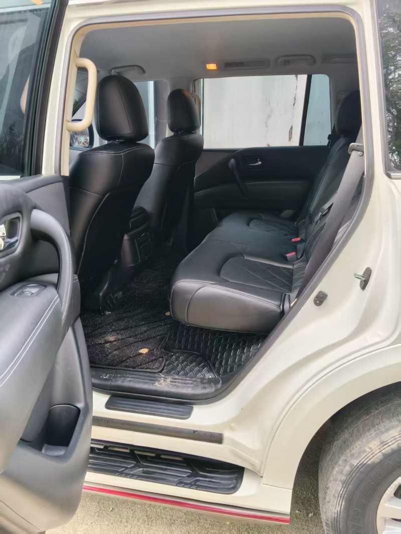 青岛18年日产途乐6