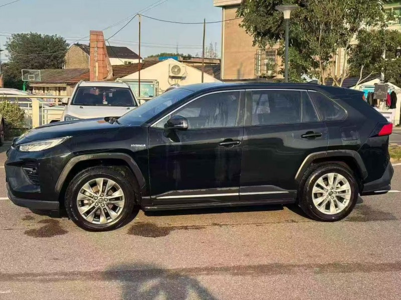 嘉兴22年丰田威兰达3