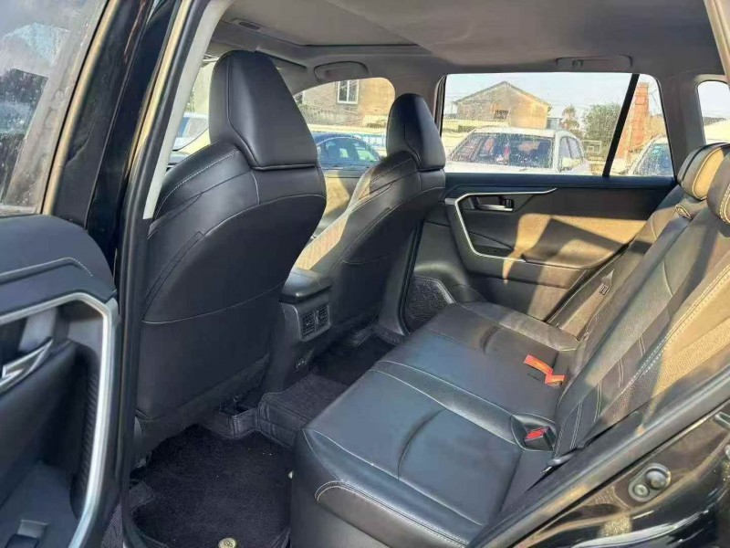 嘉兴22年丰田威兰达6