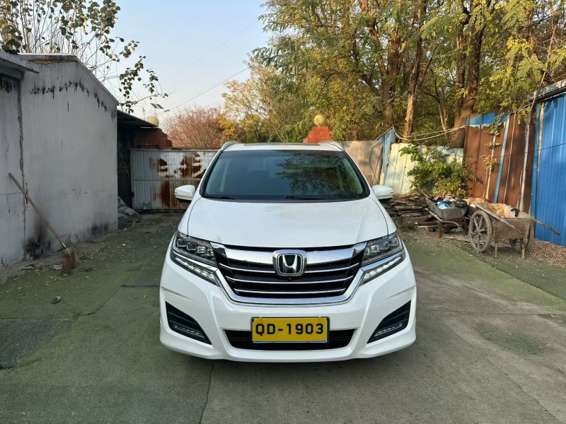 青岛18年本田艾力绅1