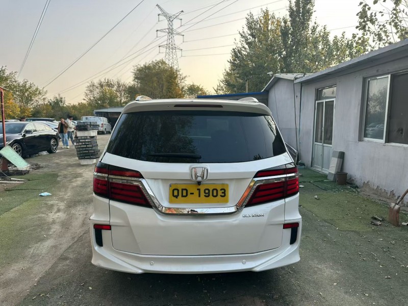 青岛18年本田艾力绅8