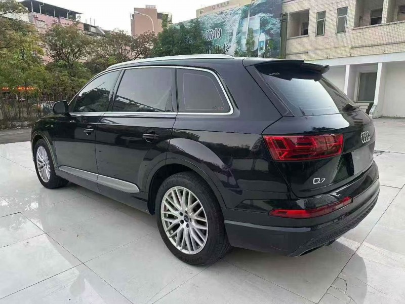 珠海18年奥迪Q78