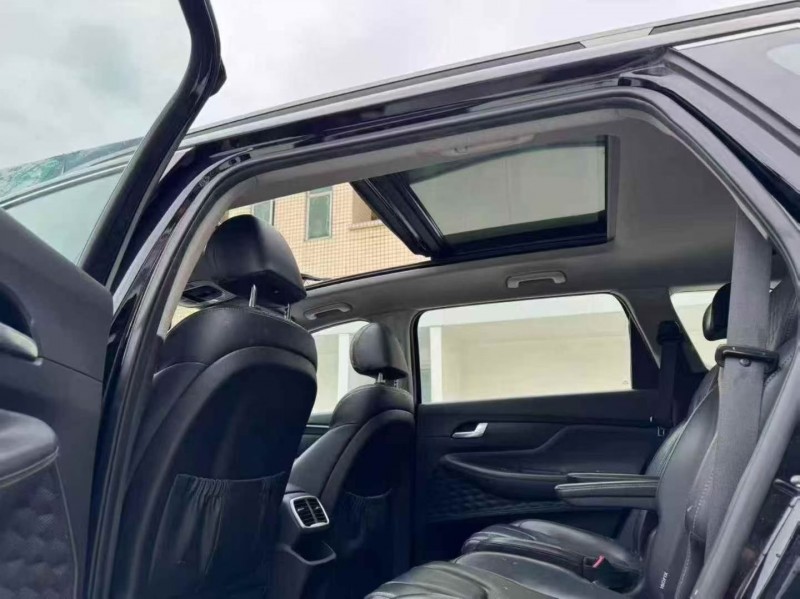 珠海19年现代新胜达6