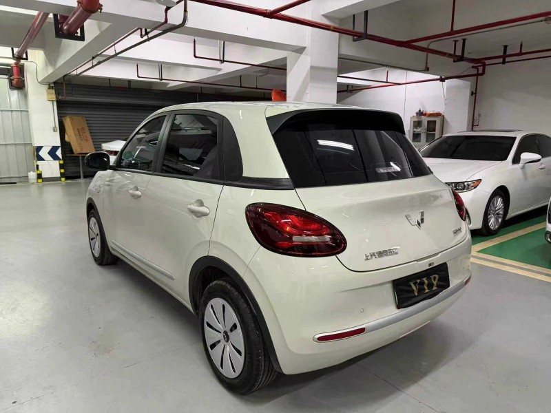 成都25年五菱汽车缤果9