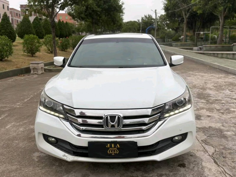 揭阳16年本田雅阁1