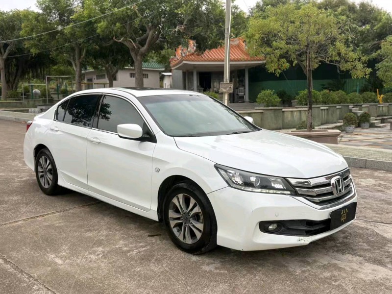 揭阳16年本田雅阁3