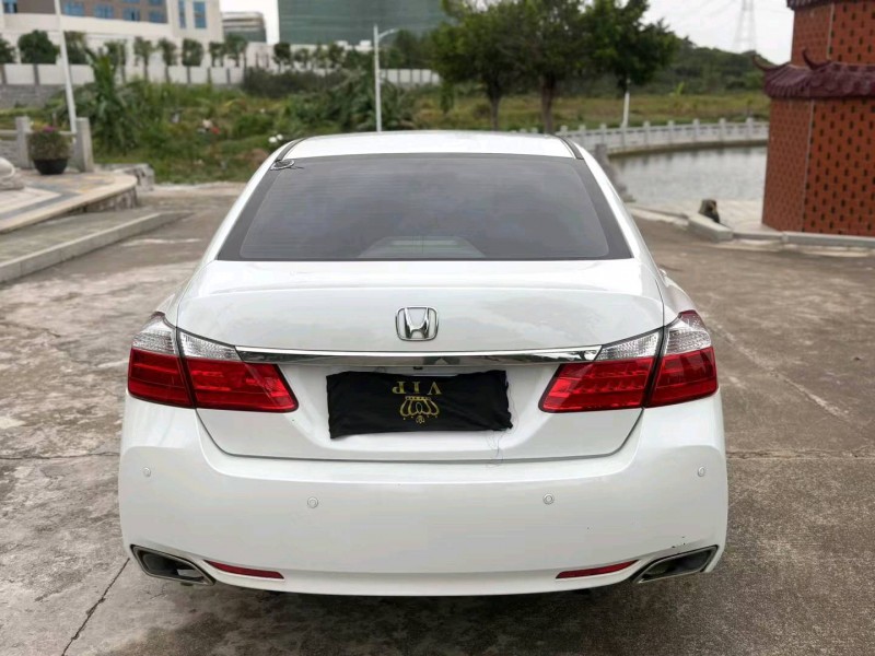 揭阳16年本田雅阁5