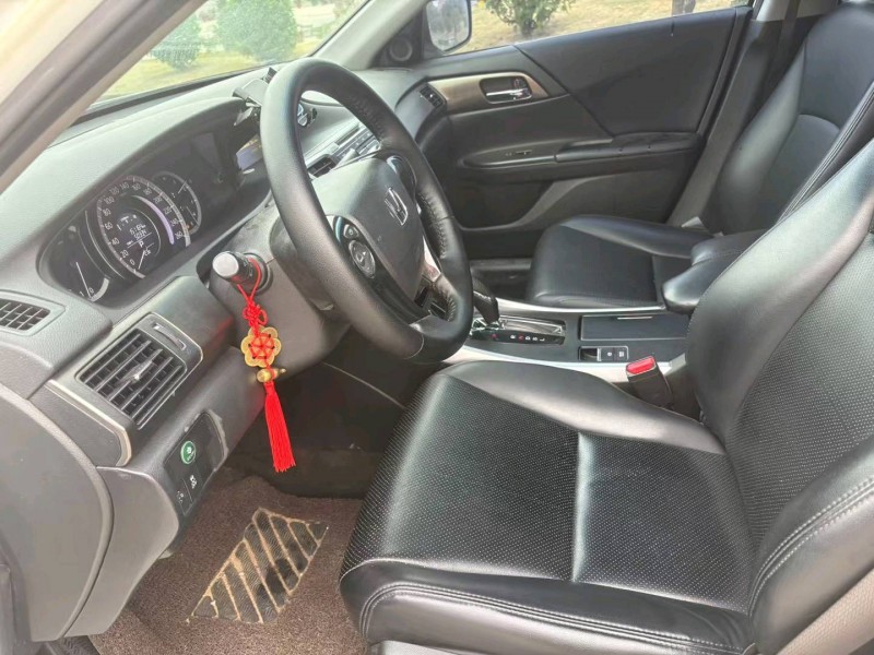 揭阳16年本田雅阁7