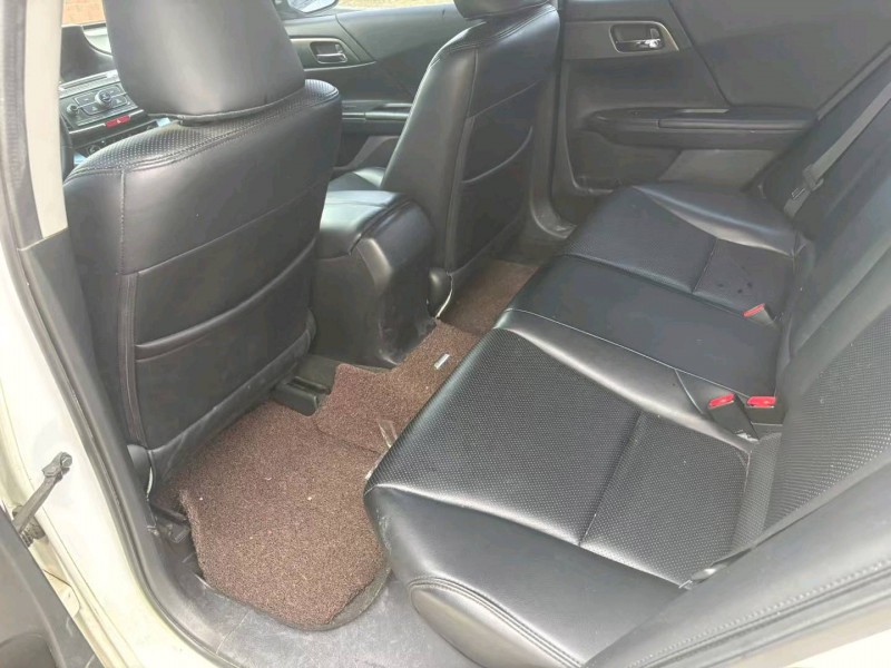 揭阳16年本田雅阁9