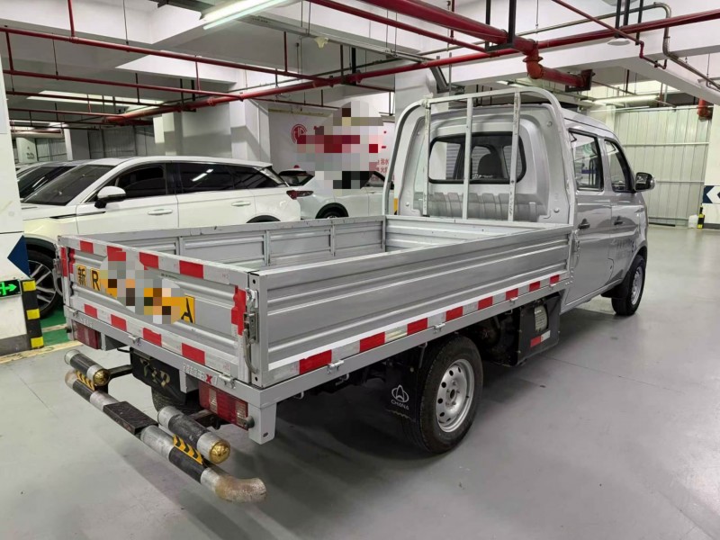 成都25年长安汽车跨越王7