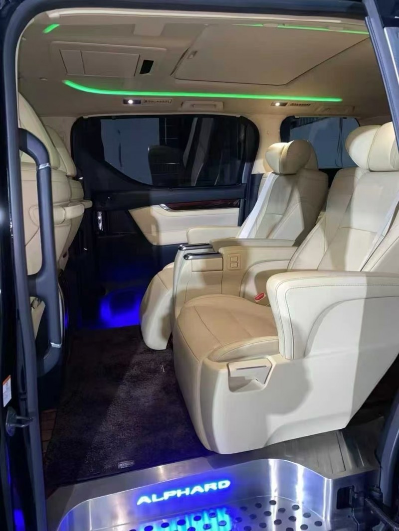 广州18年丰田埃尔法4