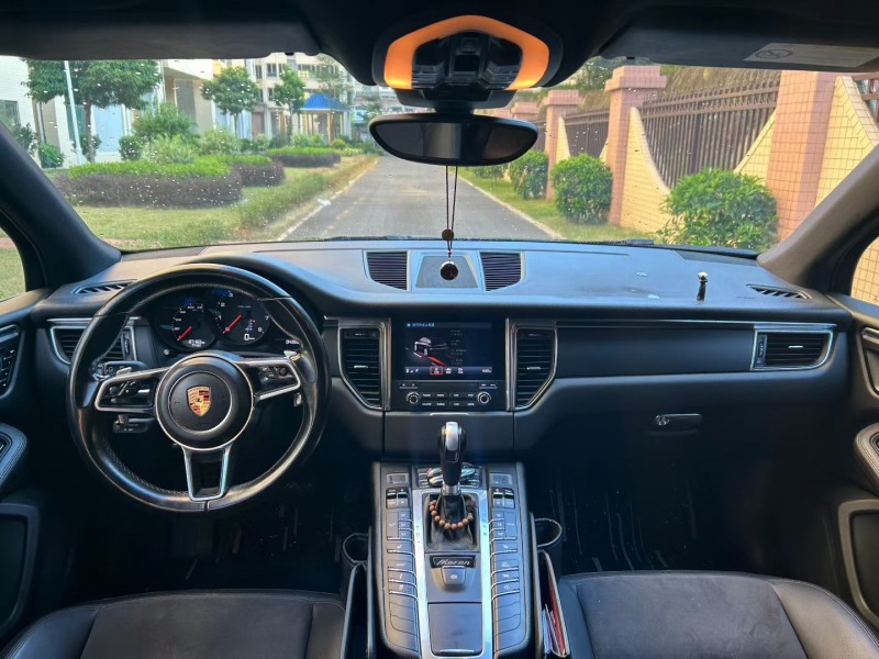 东莞17年保时捷Macan4