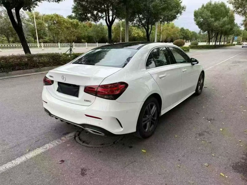 衡阳21年奔驰A8