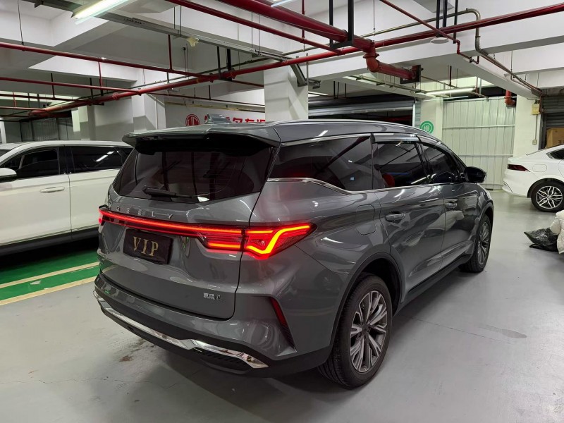 成都23年吉利嘉际7