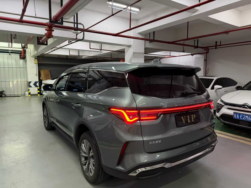 成都23年吉利嘉际9