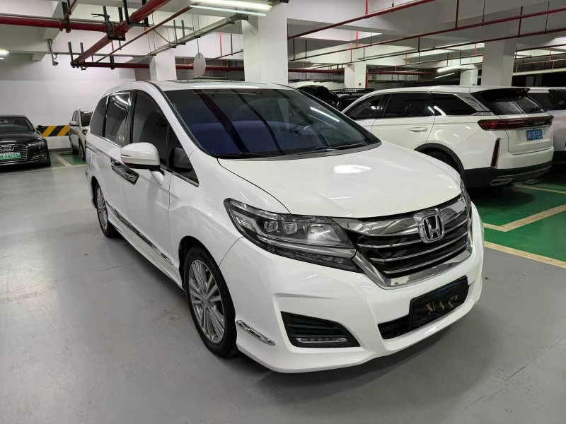 成都18年本田艾力绅2