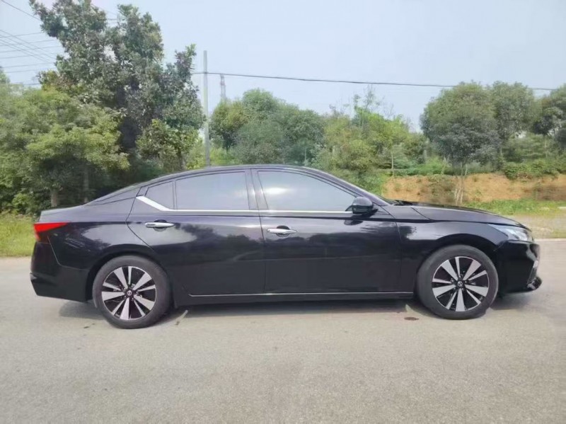 淮安22年日产天籁3