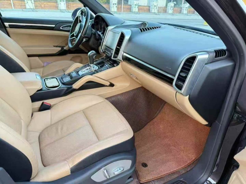 沧州17年保时捷卡宴4