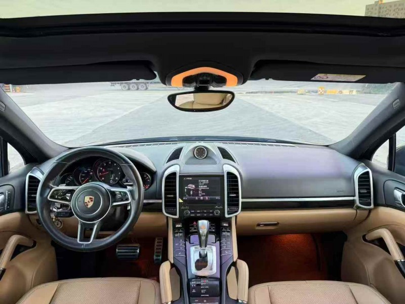 沧州17年保时捷卡宴6