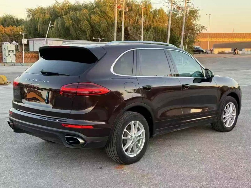 沧州17年保时捷卡宴8