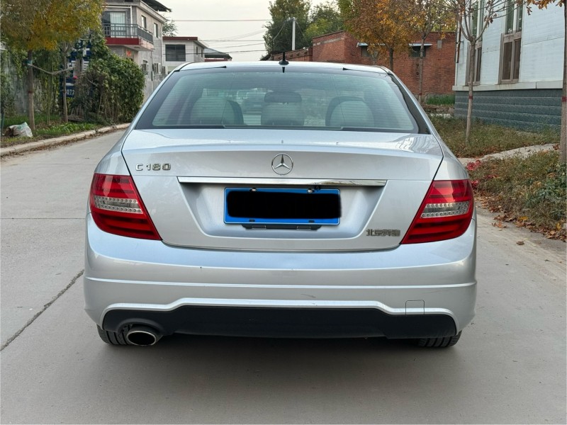 新乡14年奔驰C8