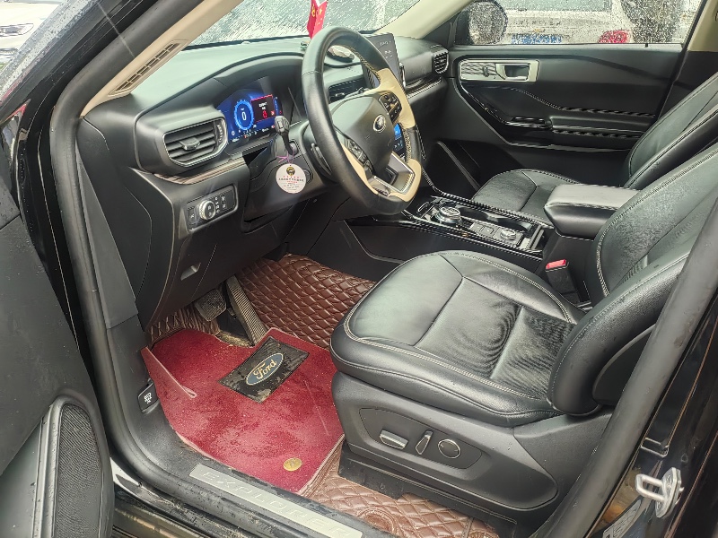 长沙22年福特探险者4