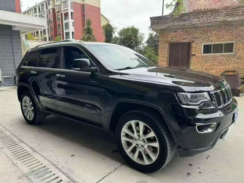 邵阳19年Jeep大切诺基2