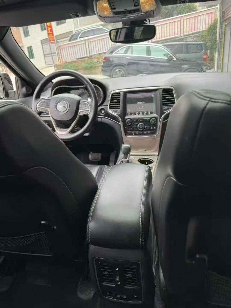 邵阳19年Jeep大切诺基6