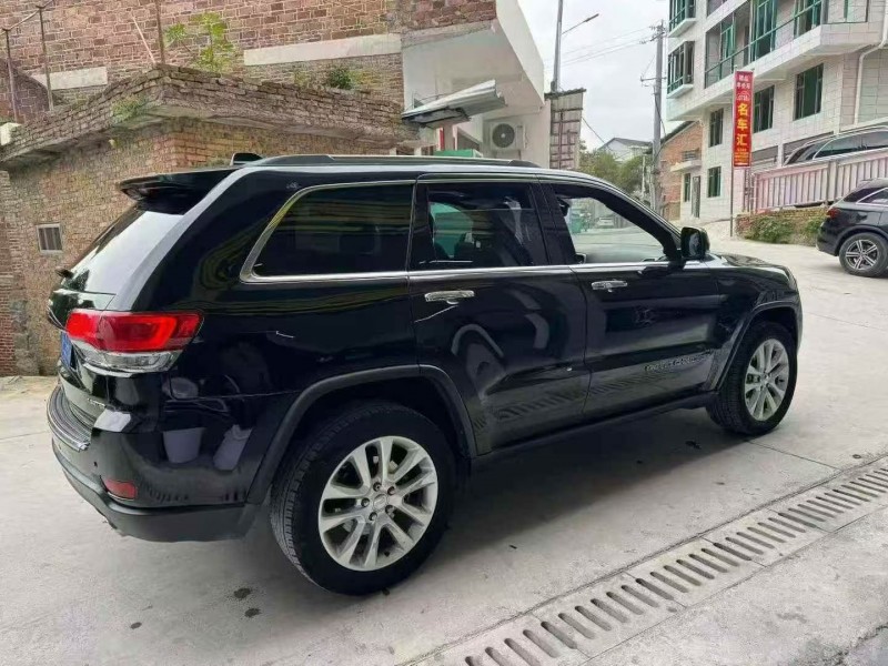 邵阳19年Jeep大切诺基8