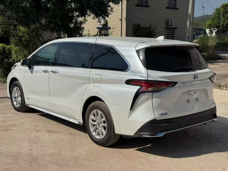 广州25年丰田格瑞维亚8