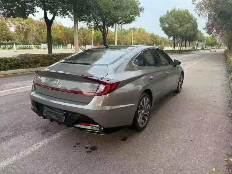 长沙20年现代索纳塔8