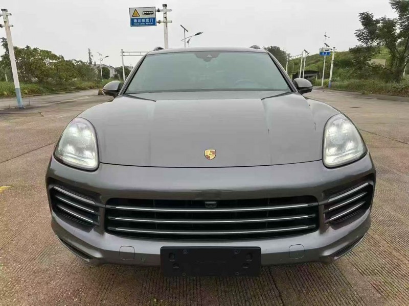 邵阳19年保时捷卡宴1