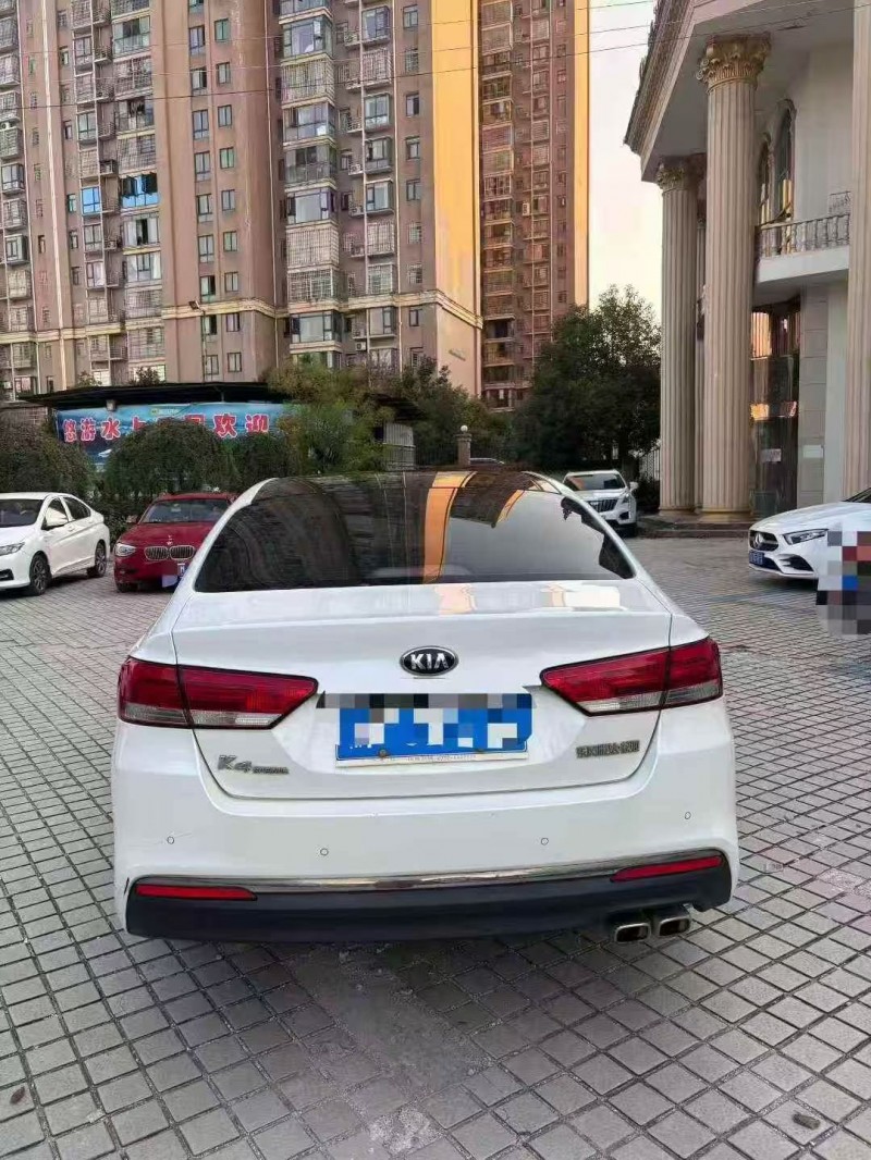 常德17年起亚K44