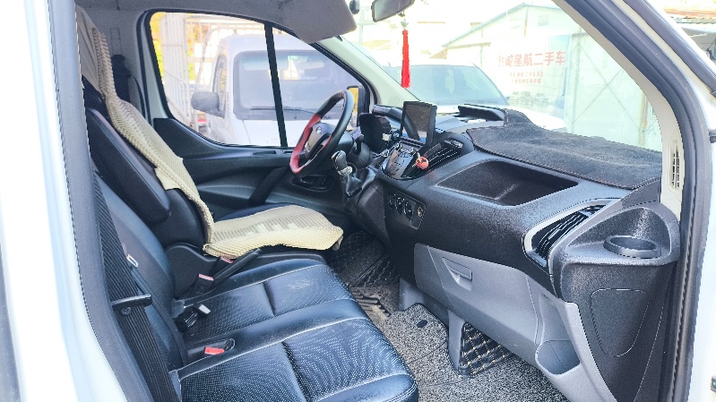 长沙17年福特全顺5