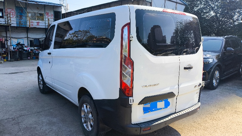 长沙17年福特全顺6