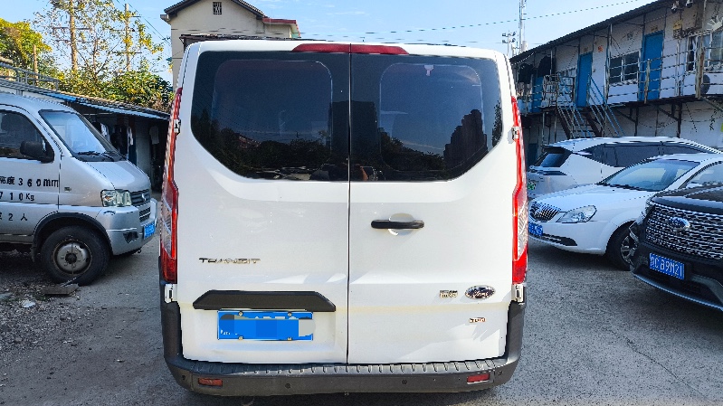 长沙17年福特全顺8