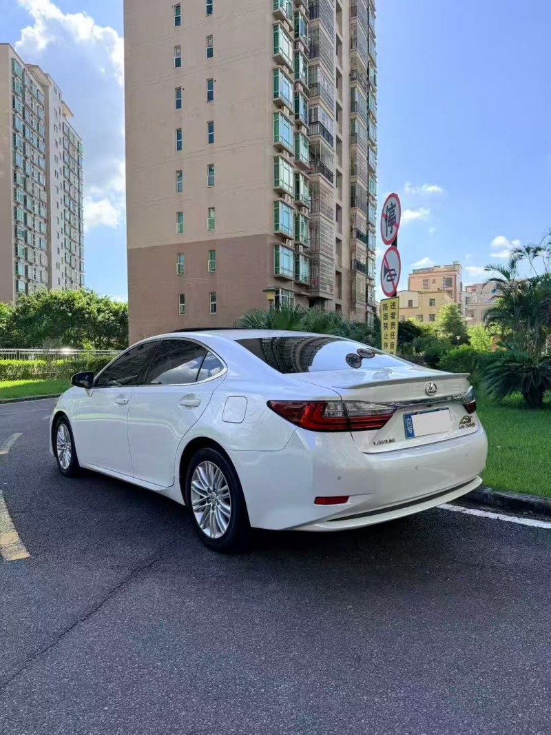 广州16年雷克萨斯ES3