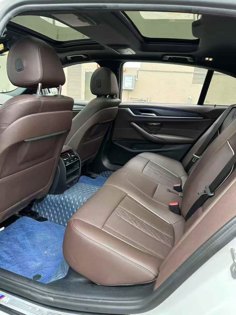 广州21年宝马5系4