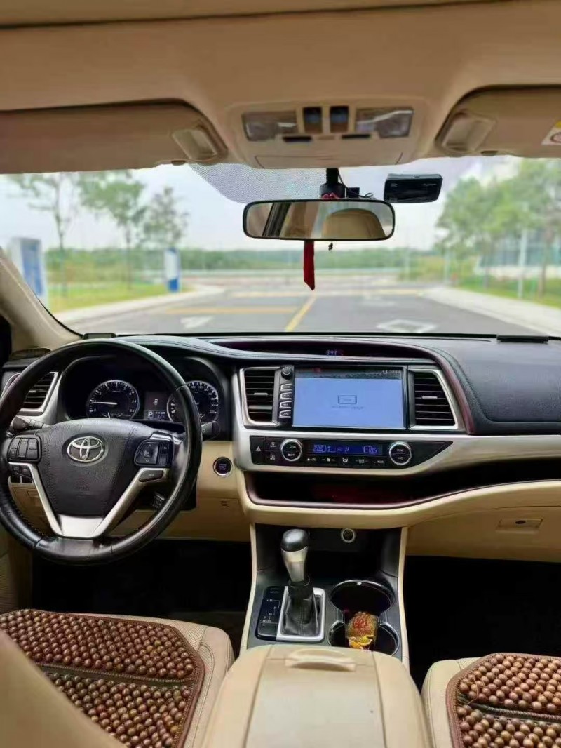 广州15年丰田汉兰达7