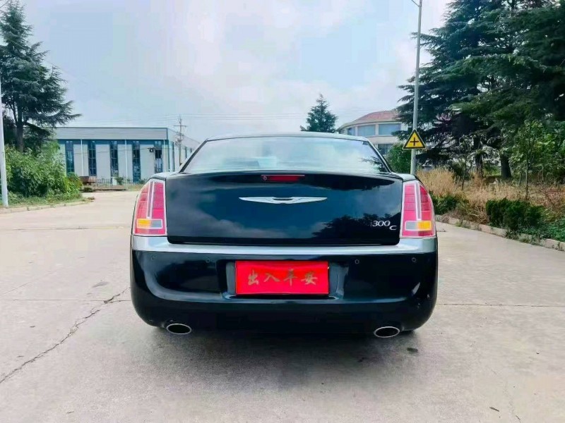 青岛15年克莱斯勒300C9