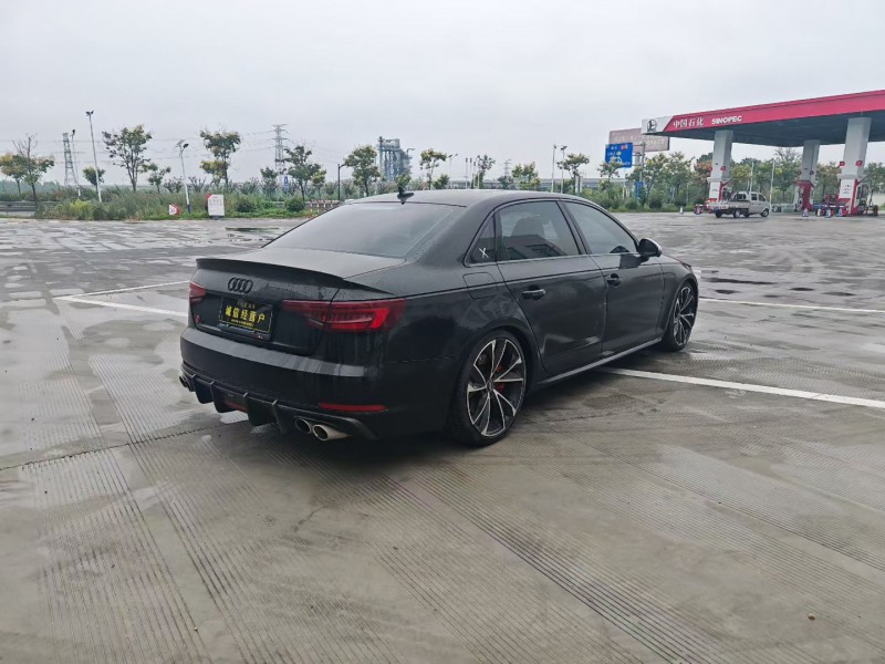 徐州19年奥迪A4L3