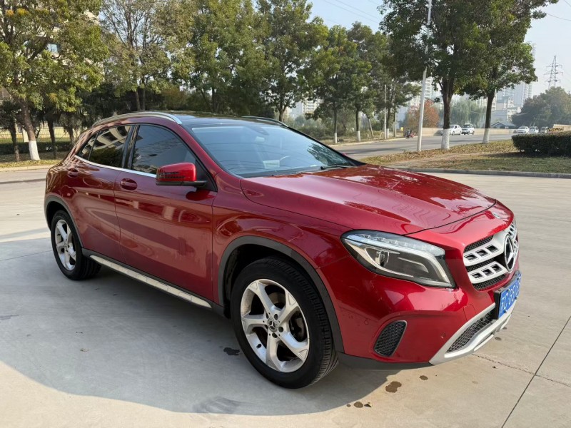 徐州18年奔驰GLA3