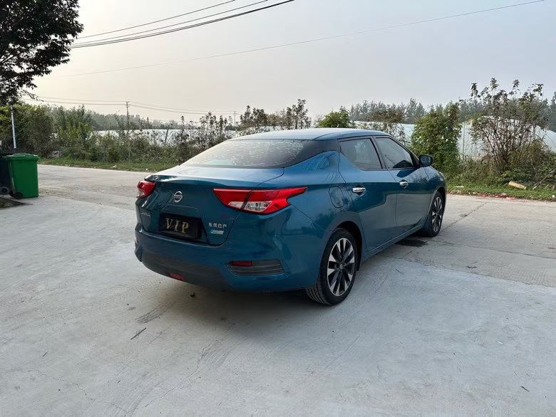 徐州18年日产蓝鸟4