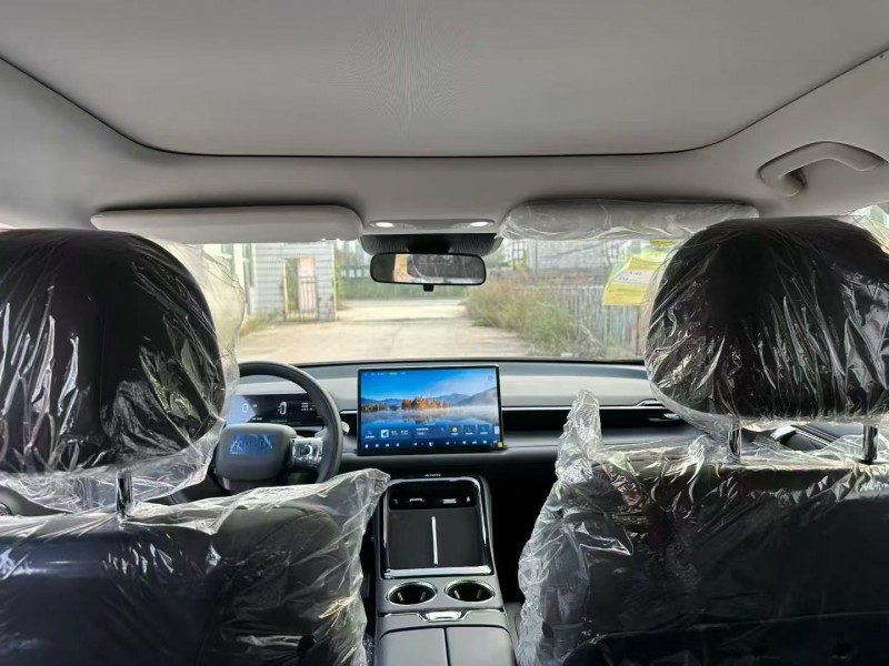 济宁25年传祺埃安V6