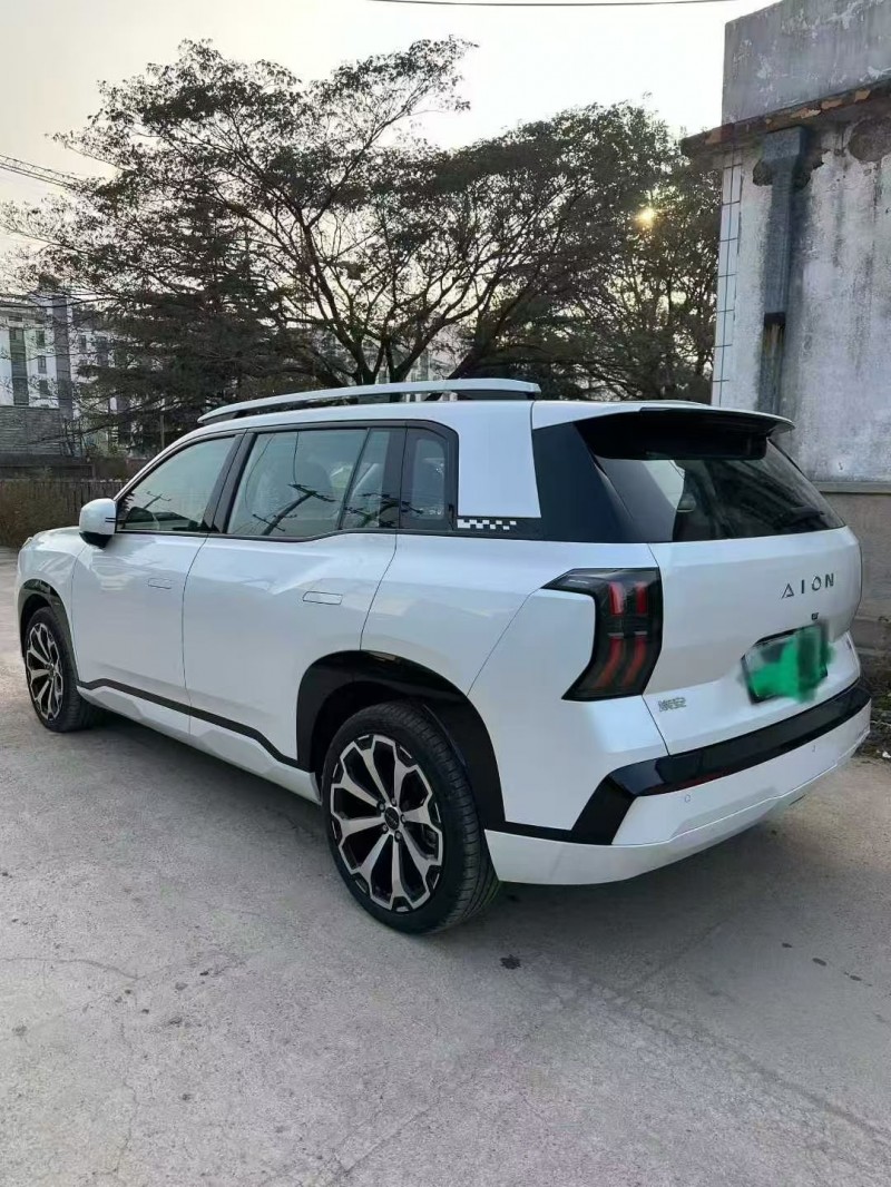 济宁25年传祺埃安V7