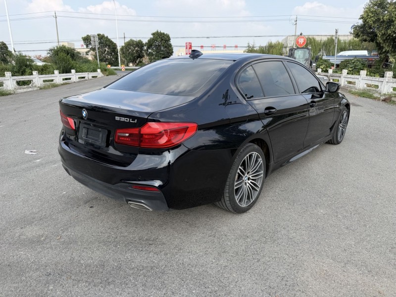 盐城19年宝马5系9