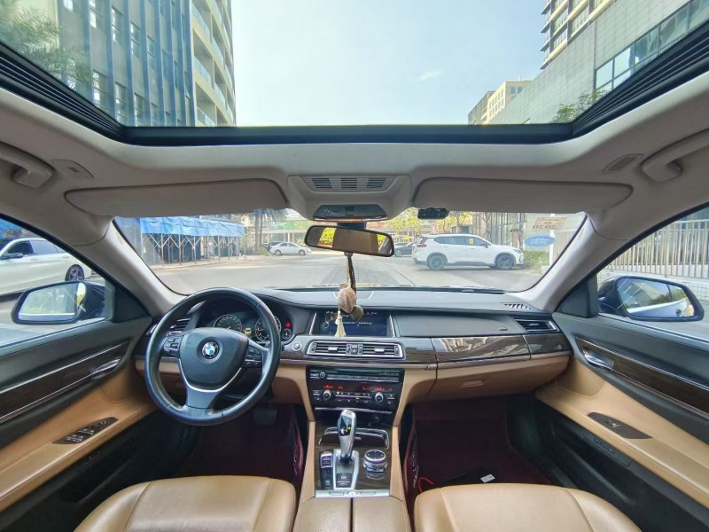 佛山13年宝马7系4