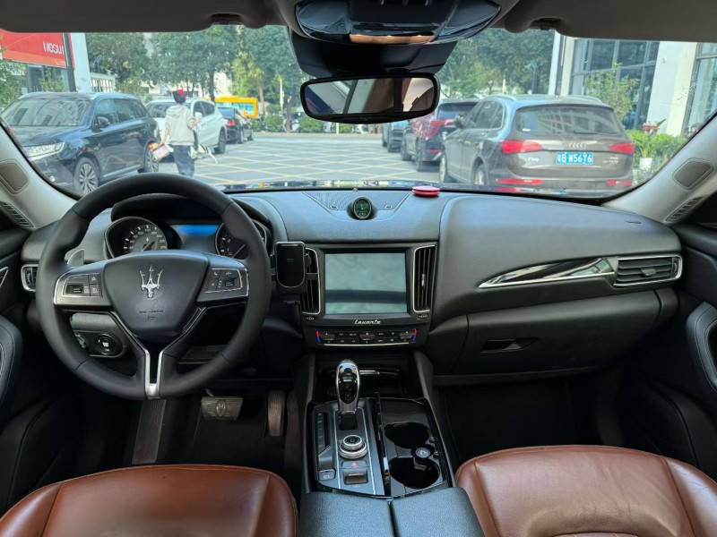 深圳17年玛莎拉蒂Levante3