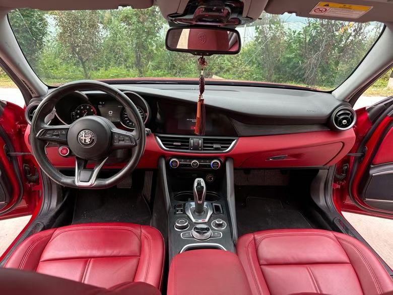 徐州20年阿尔法·罗密欧Giulia7